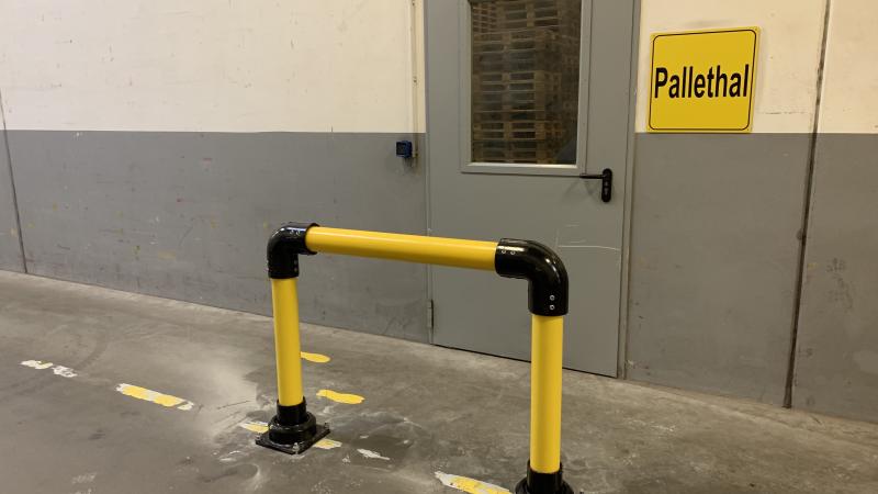 Loopdeur beschermen voor heftrucks in gangpad